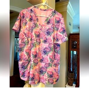 Maven 2XL  floral scrub top uniform matching pant available